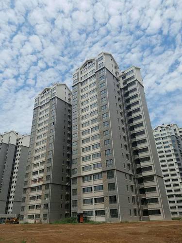 銅煤公司承建的銅煤2號蘭花園小區(qū)順利通過竣工驗(yàn)收