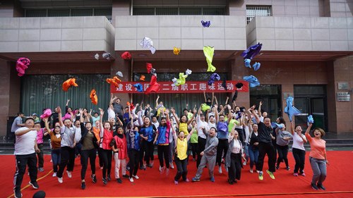 瞧，他們嗨瘋了！