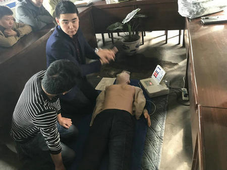 洗選煤運(yùn)營(yíng)公司開展模擬人現(xiàn)場(chǎng)緊急救護(hù)基礎(chǔ)知識(shí)講解