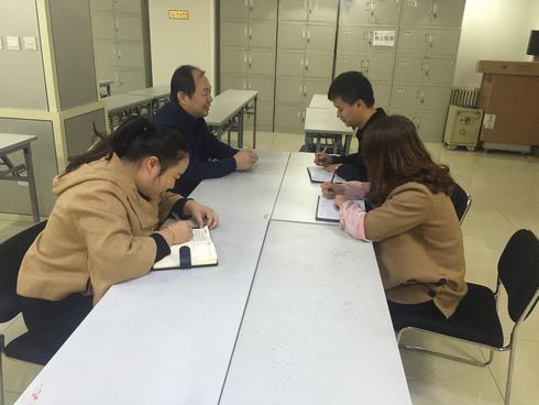 礦建二公司員工為企業(yè)發(fā)展獻(xiàn)言獻(xiàn)策熱情高