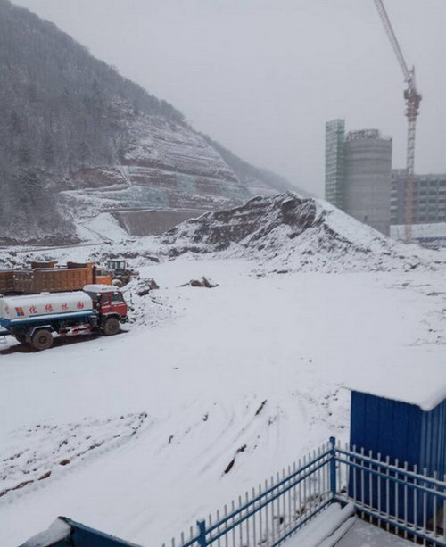 銅川分公司第二項(xiàng)目部戰(zhàn)風(fēng)雪 保安全 促生產(chǎn)