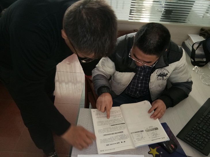 礦建三公司“集中+自學”提高員工業(yè)務能力