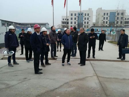 陜煤技術(shù)研究院院長閔小建一行蒞臨天工公司土建十五施工現(xiàn)場檢查指導(dǎo)工作
