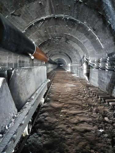 礦建二公司冶坪項(xiàng)目等候室工作面與副斜井井底車場(chǎng)順利貫通