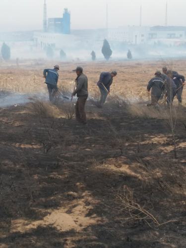 礦建二公司紅柳林項(xiàng)目部參與滅火“實(shí)戰(zhàn)” 山火被第一時間撲滅