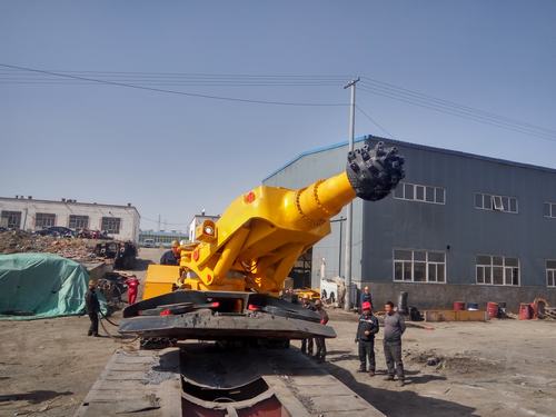 租賃中心EBZ-220掘進(jìn)機(jī)到場為掘進(jìn)公司提供裝備支持