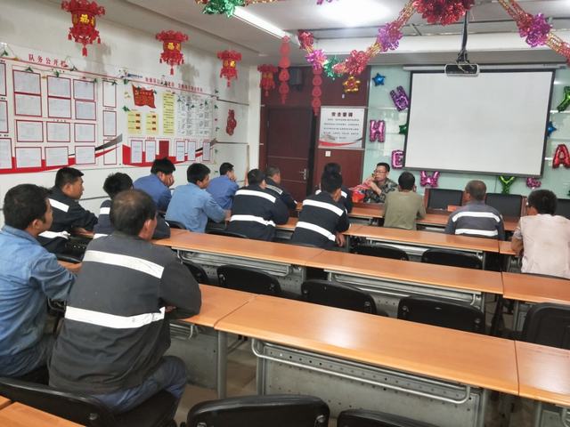 韓城分公司安裝三項(xiàng)目部開(kāi)展“自救器”培訓(xùn)為安全護(hù)航