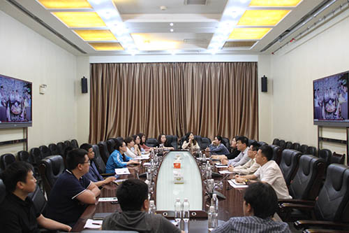 建設(shè)集團(tuán)召開(kāi)機(jī)關(guān)青年員工“助力雙特百億，爭(zhēng)當(dāng)青年先鋒”專(zhuān)題座談會(huì)