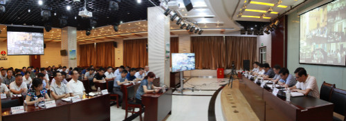 依法治企 以人為本 安全發(fā)展