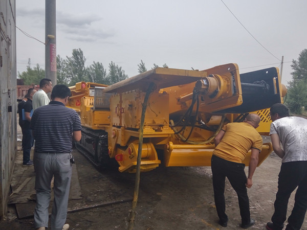 陜煤建設(shè)掘進(jìn)公司:驗(yàn)收機(jī)電設(shè)備為紅柳林項(xiàng)目部安全生產(chǎn)保駕護(hù)航