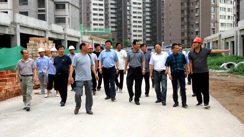 銅川礦業(yè)公司領導深入銅煤1#、2#小區(qū)施工現(xiàn)場調(diào)研指導項目建設工作