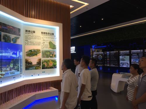 歲月如歌引人駐 踏夢前行干勁增