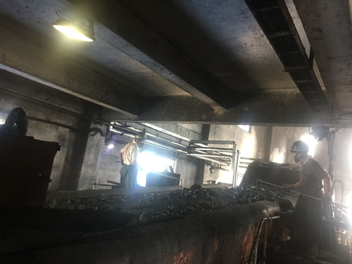 陜煤建設(shè)天工公司安裝運營項目部在高溫下的“激 情”