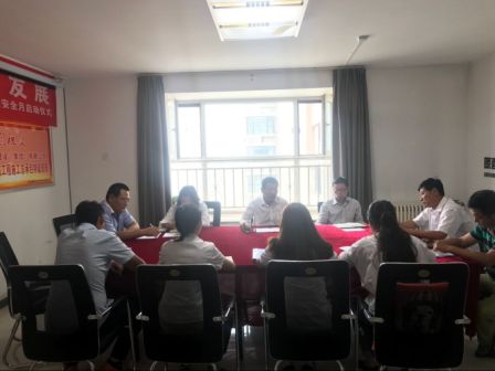 陜煤建設(shè)地基分公司傳達學習陜煤建設(shè)集團三季度追趕超越點評會和市場開發(fā)會會議精神