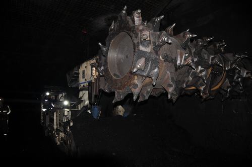 陜煤建設(shè)掘進公司：2134.6米！“掘進鐵軍”新記錄誕生