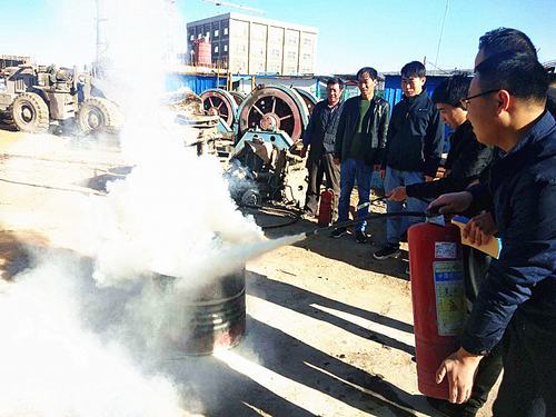 陜煤建設(shè)礦建二公司小保當三項目部開展火災事故應急救援演練