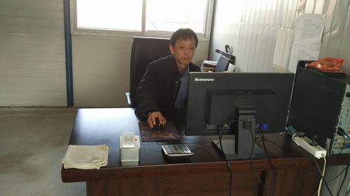 記陜煤建設(shè)澄合分公司首個公路項(xiàng)目默默奉獻(xiàn)的建設(shè)者