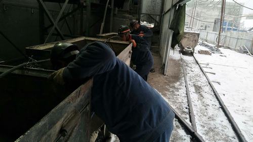 陜煤建設礦建二公司各項目部認真開展“提升運輸、車輛運輸安全整治專項活動 ”