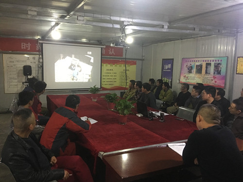 陜煤建設(shè)機(jī)電安裝公司曹家灘項(xiàng)目部“學(xué)案例，除隱患”促安全