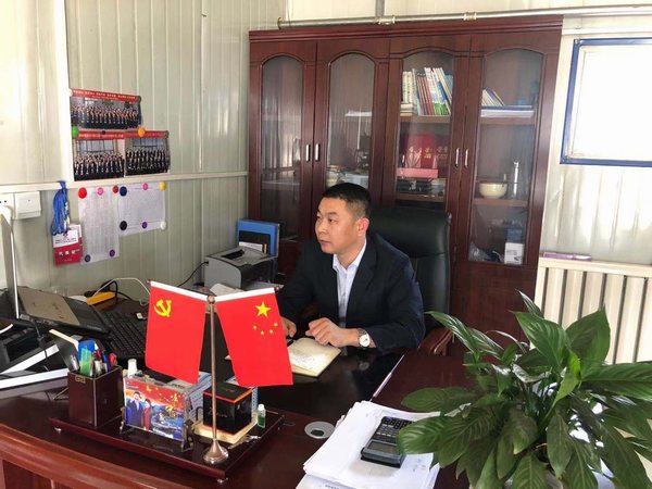 堅守工地  真抓實(shí)干的領(lǐng)軍者