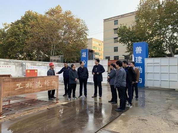 渭南市臨渭區(qū)副區(qū)長王志鵬一行蒞臨陜煤建設渭南分公司梅園新村棚改項目指導工作