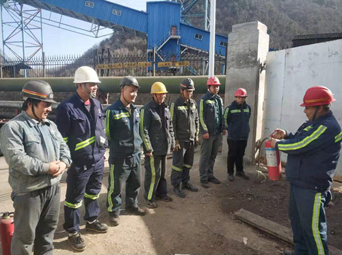 陜煤建設(shè)機(jī)電安裝公司開展消防安全演練活動