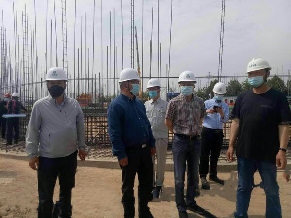 中儲糧西安分公司總經(jīng)理戴中文、西安直屬庫總經(jīng)理趙琳蒞臨天工公司中儲糧項目檢查指導(dǎo)工作