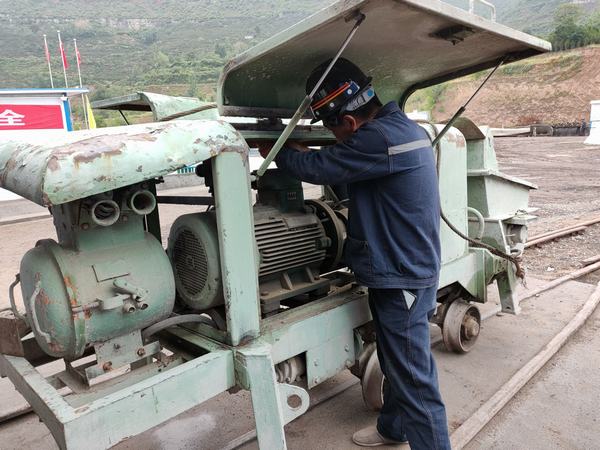 陜煤建設(shè)礦建二公司：安全生產(chǎn)月里的機(jī)電護(hù)航行動