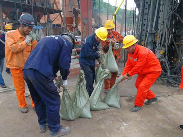 陜煤建設礦建三公司崔木項目部：不懼風雨，聞“汛”而動