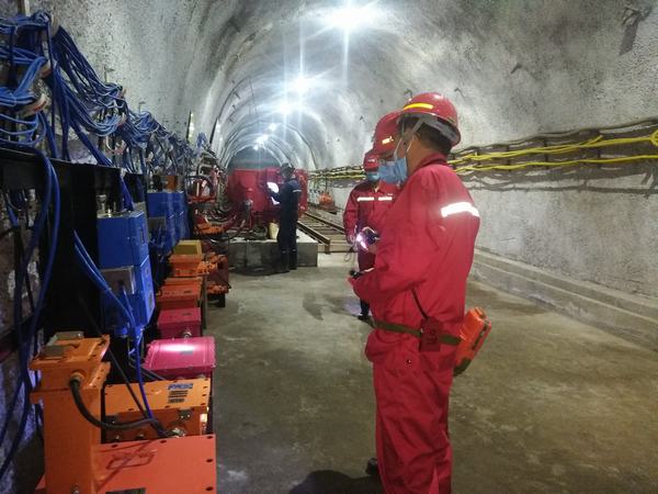 陜煤建設(shè)礦建二公司開展頂板管理專項檢查