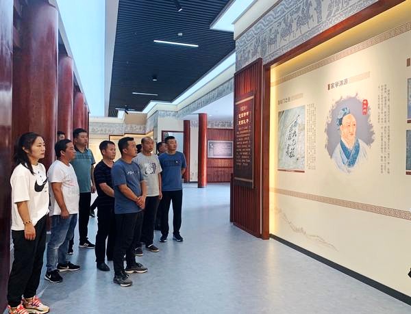 陜煤建設(shè)澄合分公司渭南片區(qū)單位赴楊震公祠開展廉政教育主題黨日活動(dòng)