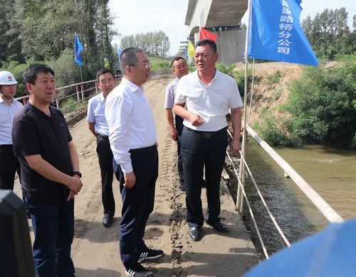 榆林市委副書記、市長李春臨深入陜煤建設(shè)路橋分公司靖神鐵路項目調(diào)研指導(dǎo)
