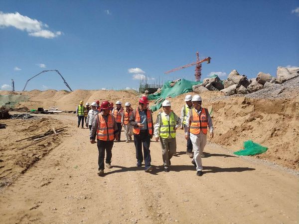 榆林化學(xué)領(lǐng)導(dǎo)紀國強一行深入煤儲運裝置項目檢查指導(dǎo)工作