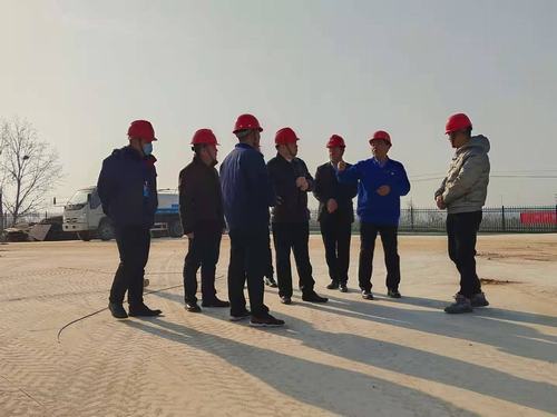 西安重裝集團(tuán)黨委書(shū)記向新剛、副總工程師楊強(qiáng)來(lái)一行 蒞臨咸陽(yáng)分公司銅煤機(jī)項(xiàng)目部檢查指導(dǎo)工作