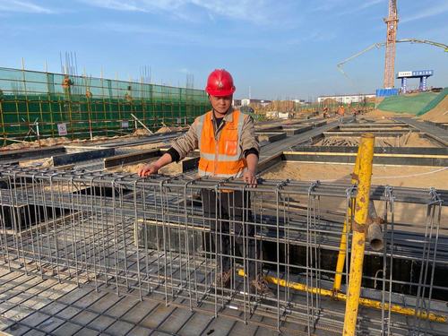 冬日奮戰(zhàn)在施工一線的銅煤建設(shè)者