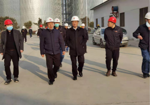 神渭管道董事長李冰一、副總經(jīng)理王東民、建設(shè)集團(tuán)總經(jīng)理王明智等人蒞臨神渭管道輸煤項目富余煤漿應(yīng)用工程開展春節(jié)慰問暨春季攻堅活動