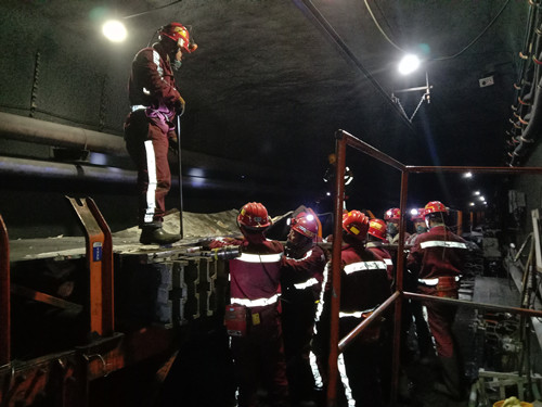 陜煤建設(shè)機(jī)電安裝公司：春節(jié)堅守崗位忙搶修