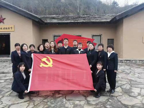 陜煤建設(shè)銅煤公司開展“銘記歷史 緬懷先烈 繼承傳統(tǒng) 砥礪前行”主題黨日活動