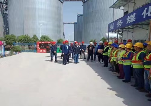 陜西神渭煤炭管道運(yùn)輸有限責(zé)任公司領(lǐng)導(dǎo)深入施工現(xiàn)場(chǎng)對(duì)一線參建人員慰問