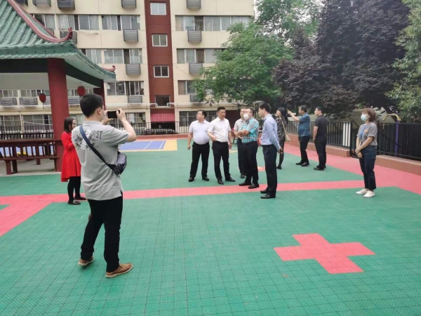 國務院住建部領導蒞臨陜煤建設老舊小區(qū)改造項目部光明小區(qū)指導工作