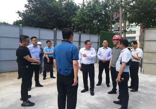 咸陽市副市長王靖蒞臨陜煤建設(shè)承建的咸陽城市停車場BOT項目調(diào)研指導