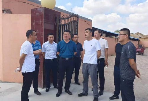榆林市榆陽區(qū)副區(qū)長王新剛蒞臨陜煤建設路橋分公司靖神鐵路項目現(xiàn)場調(diào)研征地拆遷工作