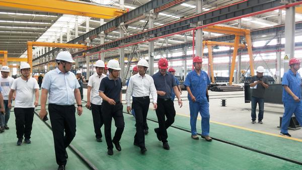 榆林市副市長陳忠蒞臨榆林市杭蕭綠色鋼結構產(chǎn)業(yè)制造基地項目調(diào)研指導工作