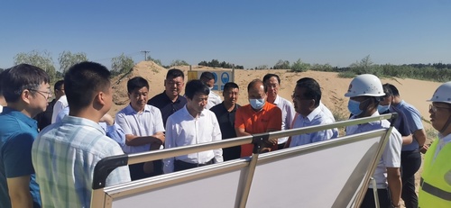 榆林市委副書記張勝利蒞臨陜煤建設(shè)路橋分公司靖神鐵路項目指導調(diào)研征拆工作