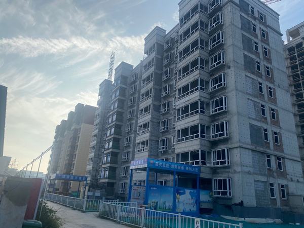 陜煤建設(shè)銅煤公司承建的白水縣萬榮錦園小區(qū)2#、3#樓獲評“市級文明工地”稱號