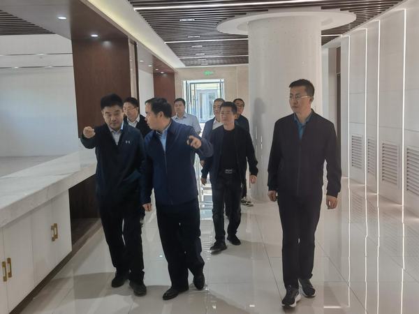 陜煤集團(tuán)陜西鐵路物流集團(tuán)黨委書記、董事長趙國智蒞臨靖神鐵路孟家灣站機(jī)輛中心檢查指導(dǎo)工作