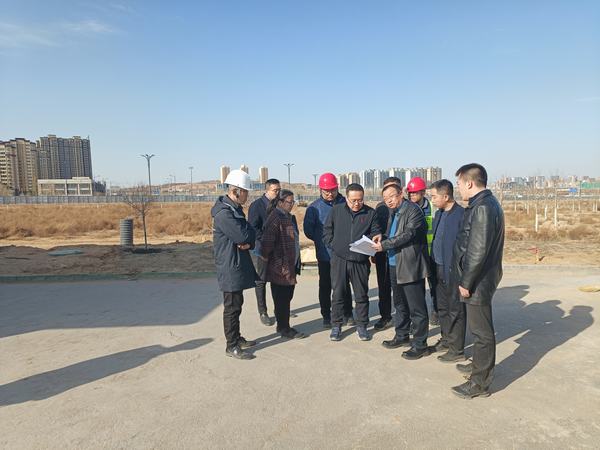 榆林市政協(xié)副主席、市發(fā)改委主任楊揚一行蒞臨科創(chuàng)新城同慧運動公園項目調(diào)研指導(dǎo)工作