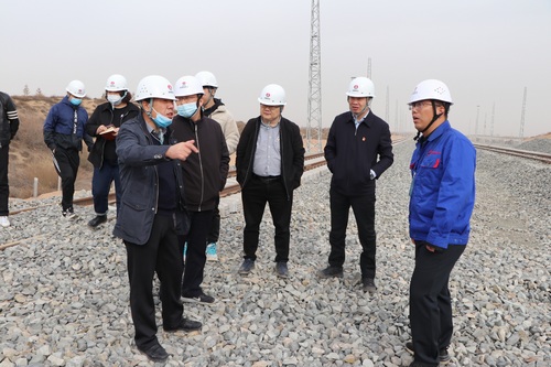 陜煤集團專家組蒞臨陜煤建設(shè)路橋分公司開展安全生產(chǎn)專項整治三年行動檢查評價工作