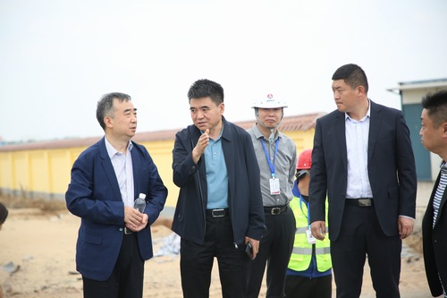 陜煤運(yùn)銷集團(tuán)黨委書記、董事長楊科生一行蒞臨榆陽煤炭物流園區(qū)項(xiàng)目檢查指導(dǎo)工作