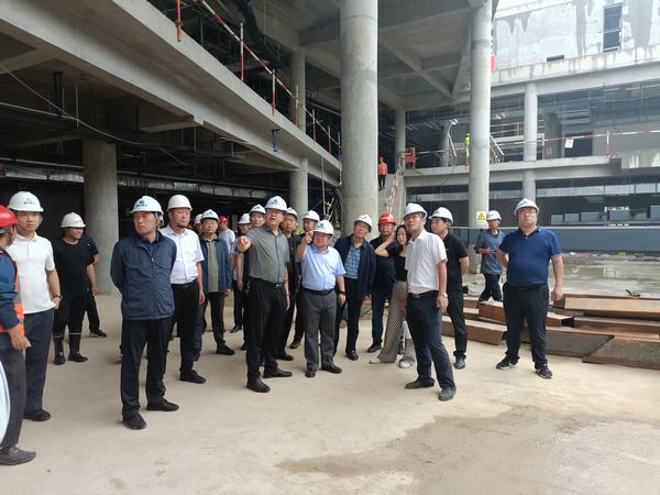 榆林城投集團(tuán)黨委書記、董事長(zhǎng)、總經(jīng)理郝君一行深入陜煤建設(shè)榆林公司施工項(xiàng)目檢查指導(dǎo)工作